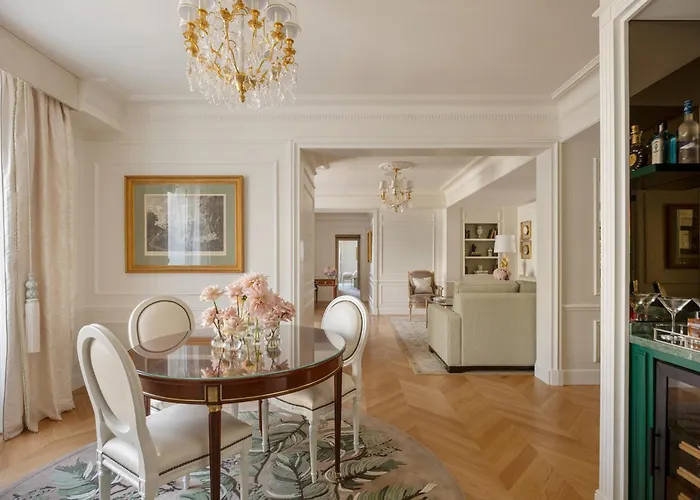 Four Seasons George VHotel Parijs